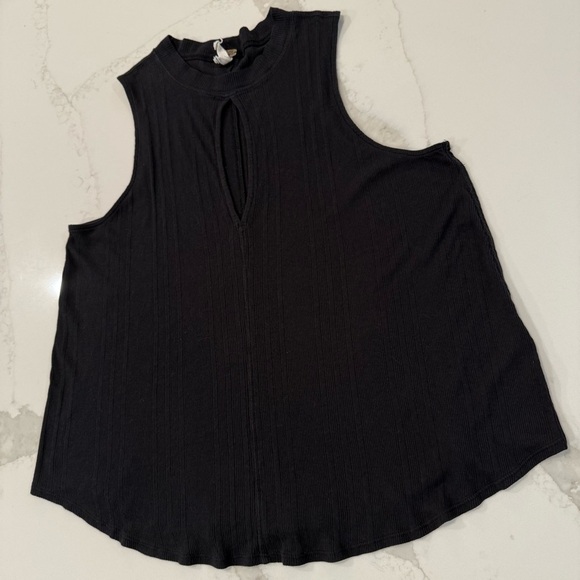 We The Free People Faye Ribbed Keyhole Knit Tank Top Women’s Medium Black Casual - Picture 2 of 7